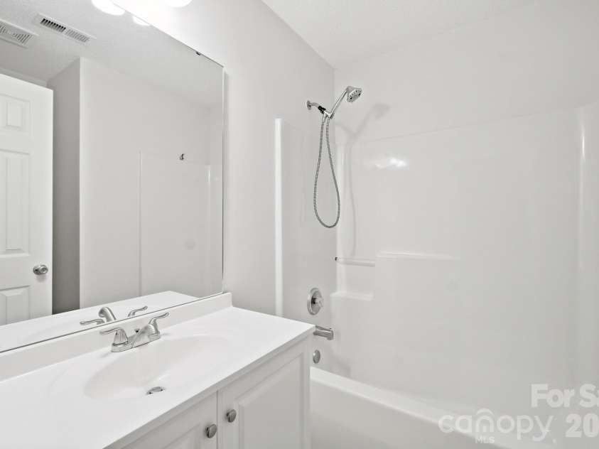 5075 Drake Pond Lane, Rock Hill, SC 29732.  MLS# CAR4425046, YatesRealty ID 53150. 