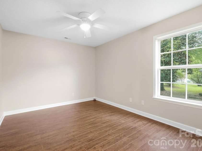 5075 Drake Pond Lane, Rock Hill, SC 29732.  MLS# CAR4425046, YatesRealty ID 53150. 
