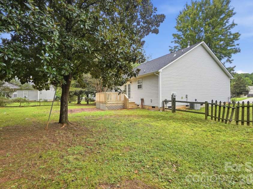 5075 Drake Pond Lane, Rock Hill, SC 29732.  MLS# CAR4425046, YatesRealty ID 53150. 
