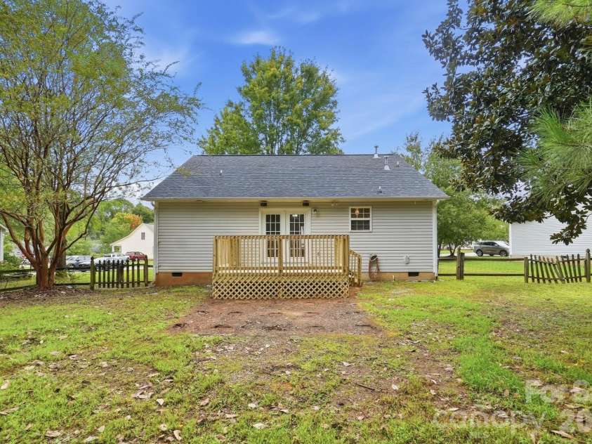 5075 Drake Pond Lane, Rock Hill, SC 29732.  MLS# CAR4425046, YatesRealty ID 53150. 