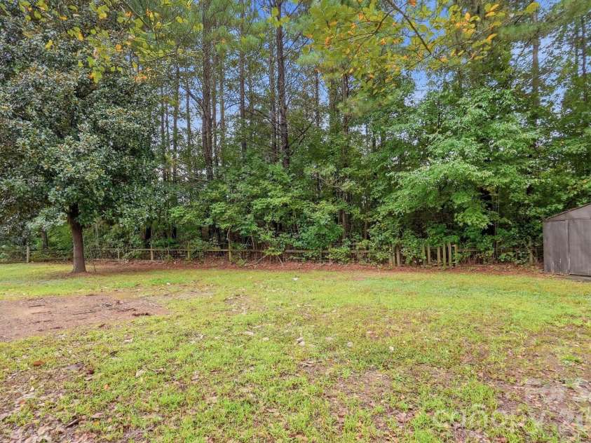 5075 Drake Pond Lane, Rock Hill, SC 29732.  MLS# CAR4425046, YatesRealty ID 53150. 
