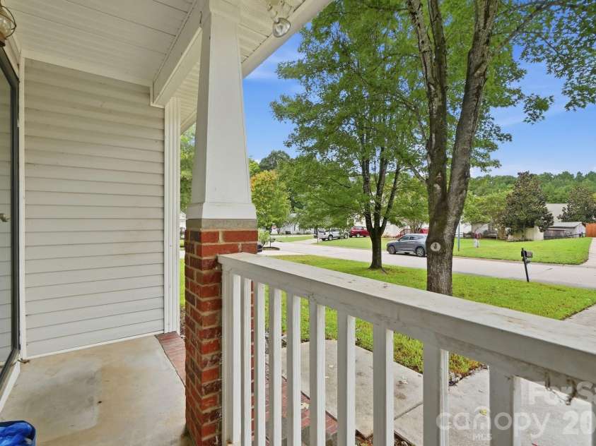 5075 Drake Pond Lane, Rock Hill, SC 29732.  MLS# CAR4425046, YatesRealty ID 53150. 