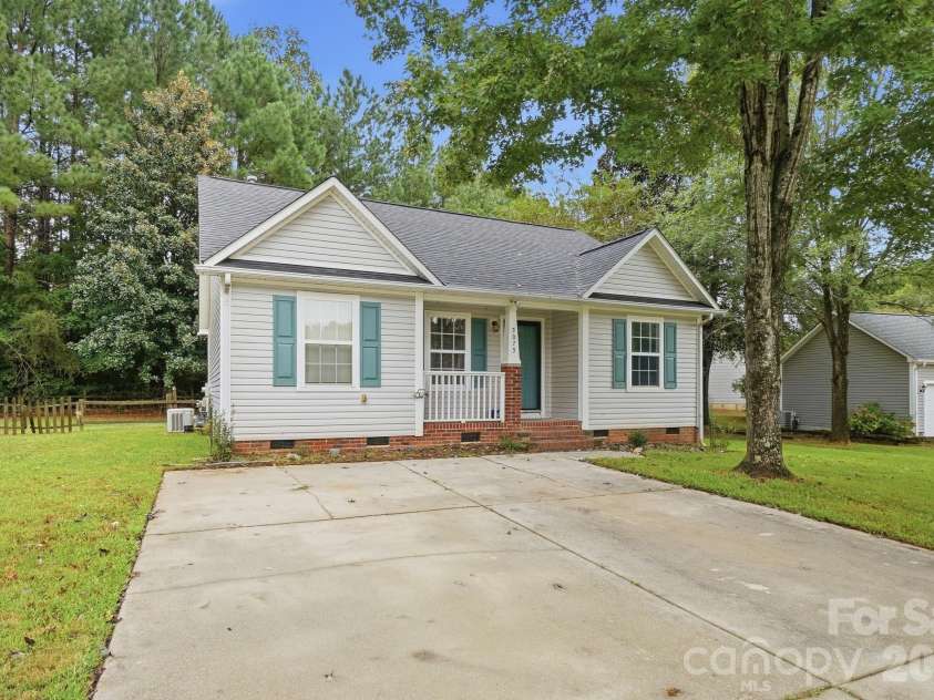 5075 Drake Pond Lane, Rock Hill, SC 29732.  MLS# CAR4425046, YatesRealty ID 53150. 