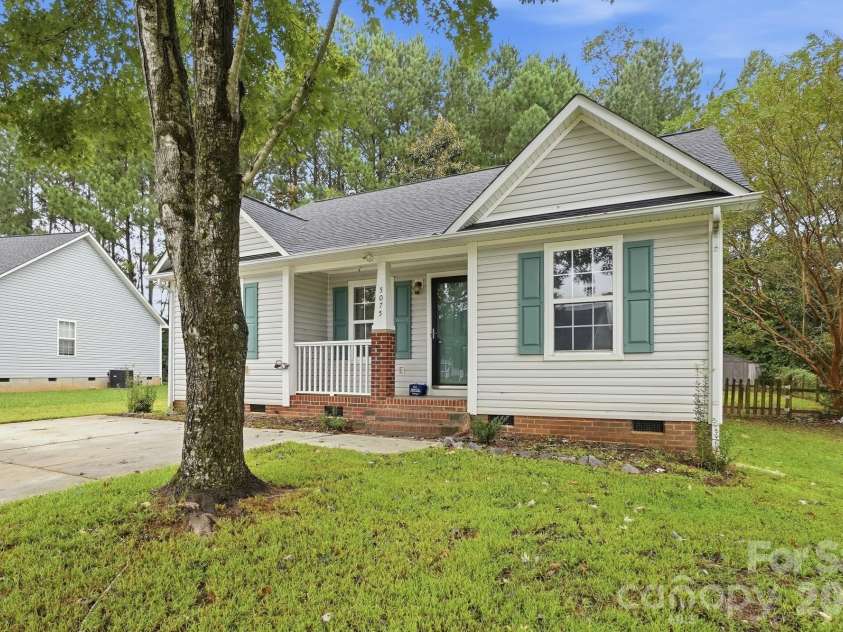 5075 Drake Pond Lane, Rock Hill, SC 29732.  MLS# CAR4425046, YatesRealty ID 53150. 