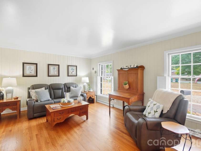 3031 Gardner Park Drive, Gastonia, NC 28054.  MLS# CAR4421714, YatesRealty ID 53151. 