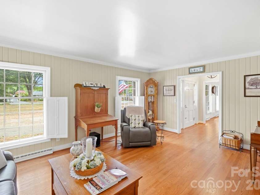 3031 Gardner Park Drive, Gastonia, NC 28054.  MLS# CAR4421714, YatesRealty ID 53151. 