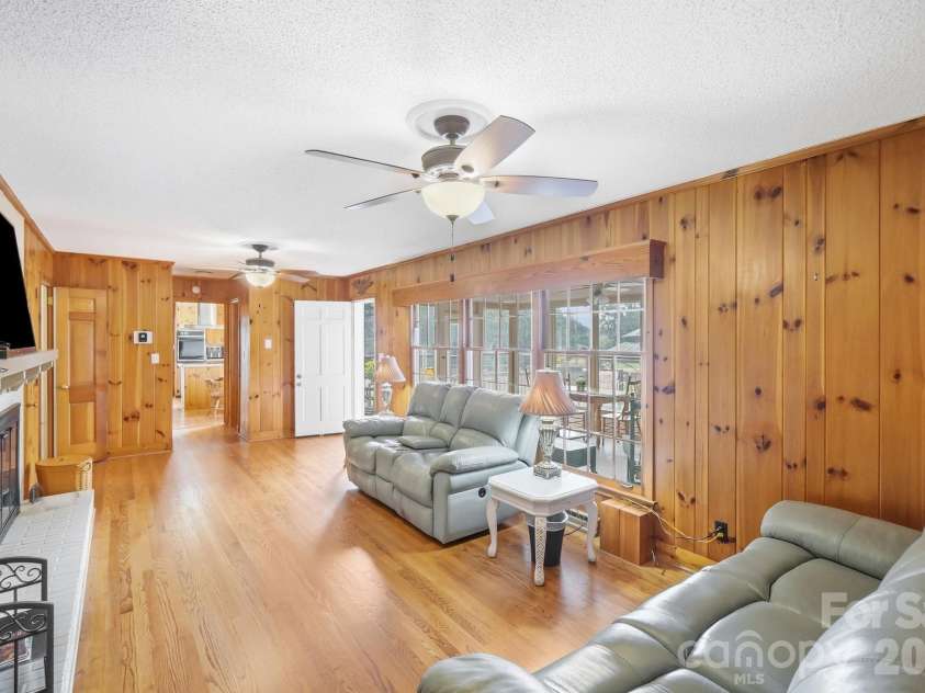 3031 Gardner Park Drive, Gastonia, NC 28054.  MLS# CAR4421714, YatesRealty ID 53151. 