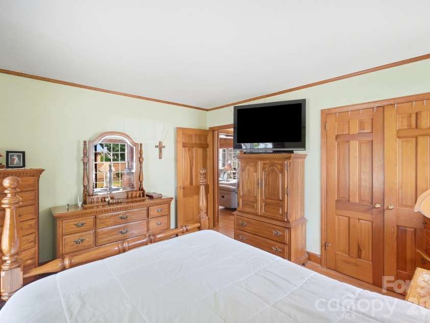3031 Gardner Park Drive, Gastonia, NC 28054.  MLS# CAR4421714, YatesRealty ID 53151. 