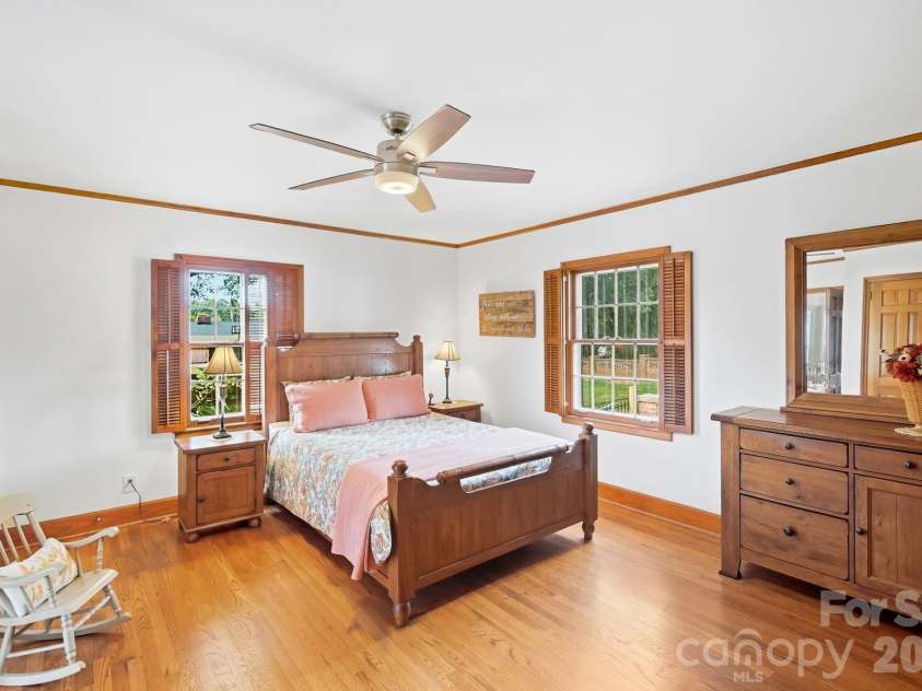 3031 Gardner Park Drive, Gastonia, NC 28054.  MLS# CAR4421714, YatesRealty ID 53151. 