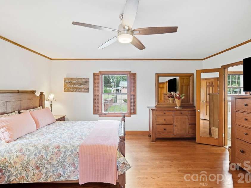 3031 Gardner Park Drive, Gastonia, NC 28054.  MLS# CAR4421714, YatesRealty ID 53151. 