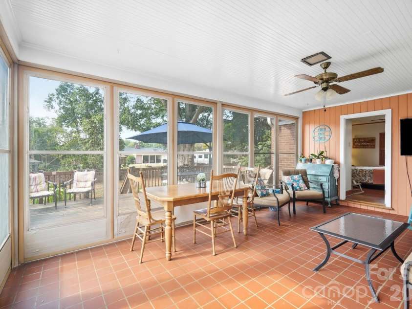 3031 Gardner Park Drive, Gastonia, NC 28054.  MLS# CAR4421714, YatesRealty ID 53151. 