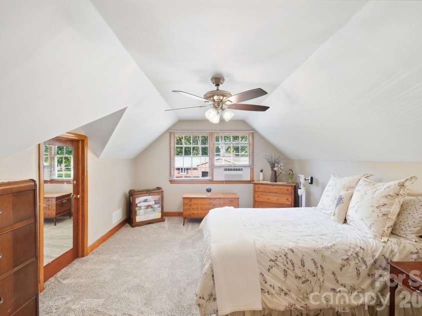 3031 Gardner Park Drive, Gastonia, NC 28054.  MLS# CAR4421714, YatesRealty ID 53151. 
