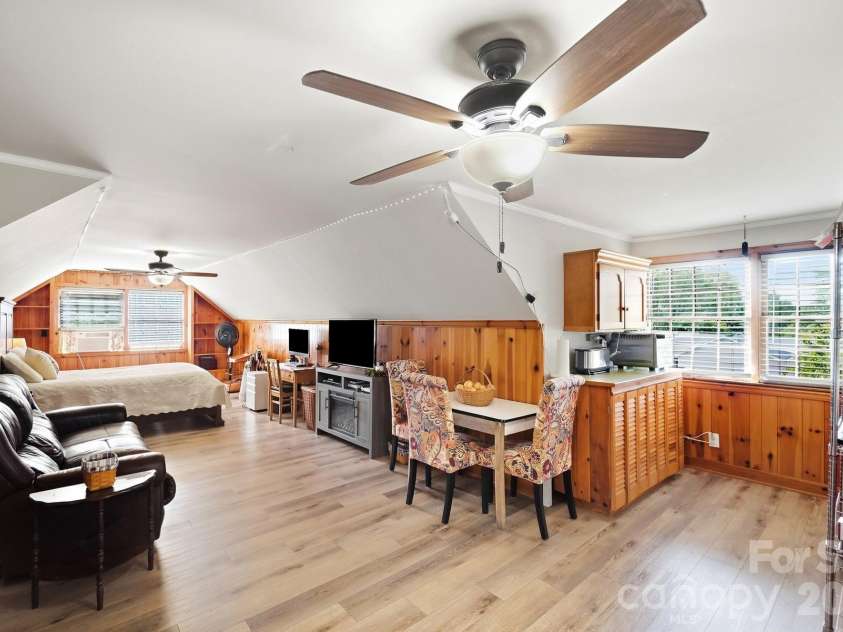 3031 Gardner Park Drive, Gastonia, NC 28054.  MLS# CAR4421714, YatesRealty ID 53151. 