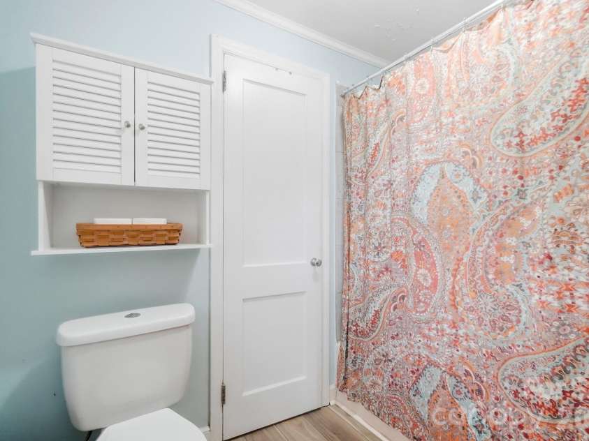 3031 Gardner Park Drive, Gastonia, NC 28054.  MLS# CAR4421714, YatesRealty ID 53151. 