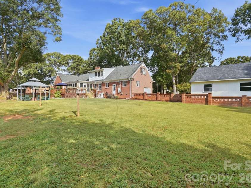 3031 Gardner Park Drive, Gastonia, NC 28054.  MLS# CAR4421714, YatesRealty ID 53151. 