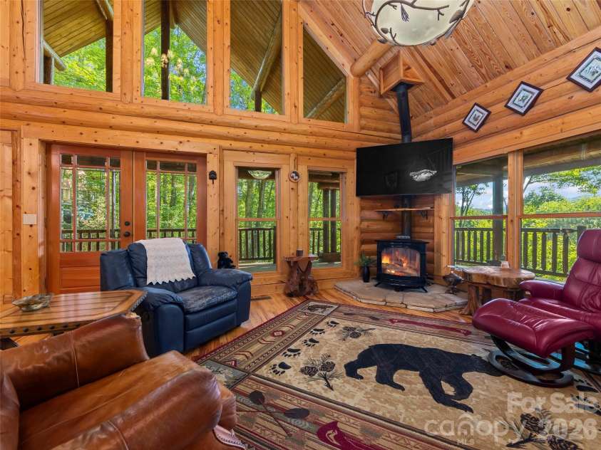 44 Kamama Trail, Maggie Valley, NC 28751.  MLS# CAR4428698, YatesRealty ID 53152. 