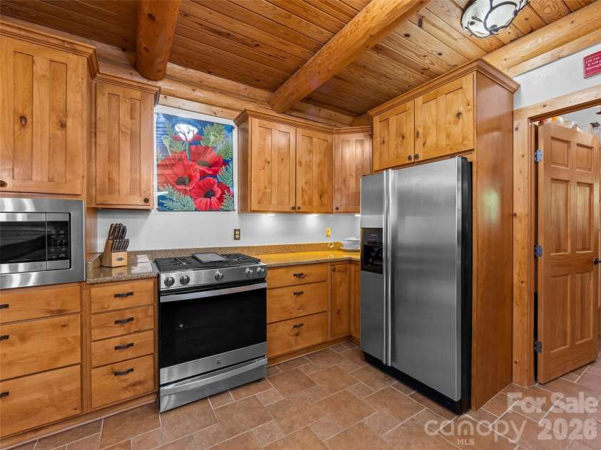 44 Kamama Trail, Maggie Valley, NC 28751.  MLS# CAR4428698, YatesRealty ID 53152. 