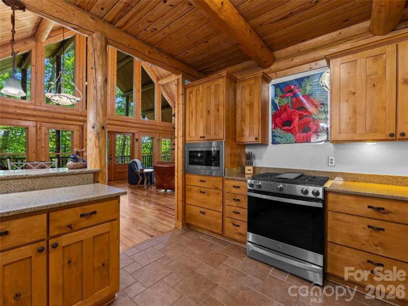 44 Kamama Trail, Maggie Valley, NC 28751.  MLS# CAR4428698, YatesRealty ID 53152. 