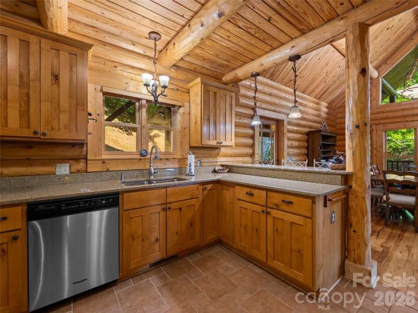 44 Kamama Trail, Maggie Valley, NC 28751.  MLS# CAR4428698, YatesRealty ID 53152. 