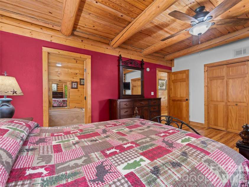 44 Kamama Trail, Maggie Valley, NC 28751.  MLS# CAR4428698, YatesRealty ID 53152. 