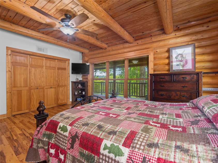 44 Kamama Trail, Maggie Valley, NC 28751.  MLS# CAR4428698, YatesRealty ID 53152. 