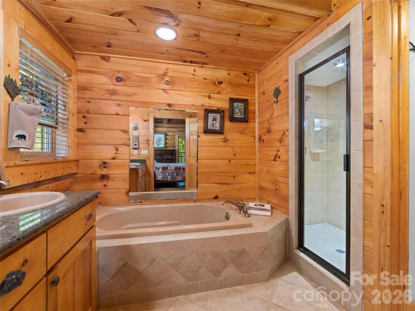 44 Kamama Trail, Maggie Valley, NC 28751.  MLS# CAR4428698, YatesRealty ID 53152. 