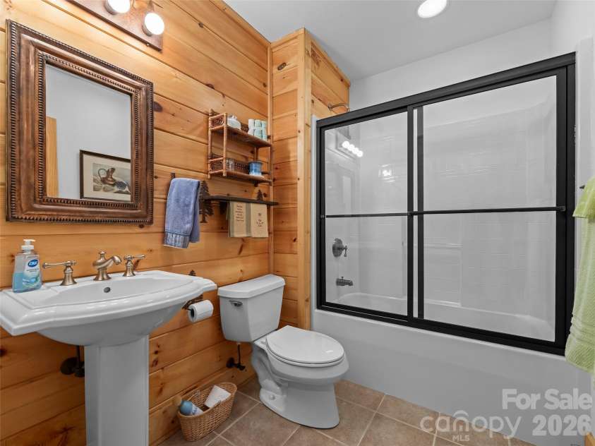 44 Kamama Trail, Maggie Valley, NC 28751.  MLS# CAR4428698, YatesRealty ID 53152. 