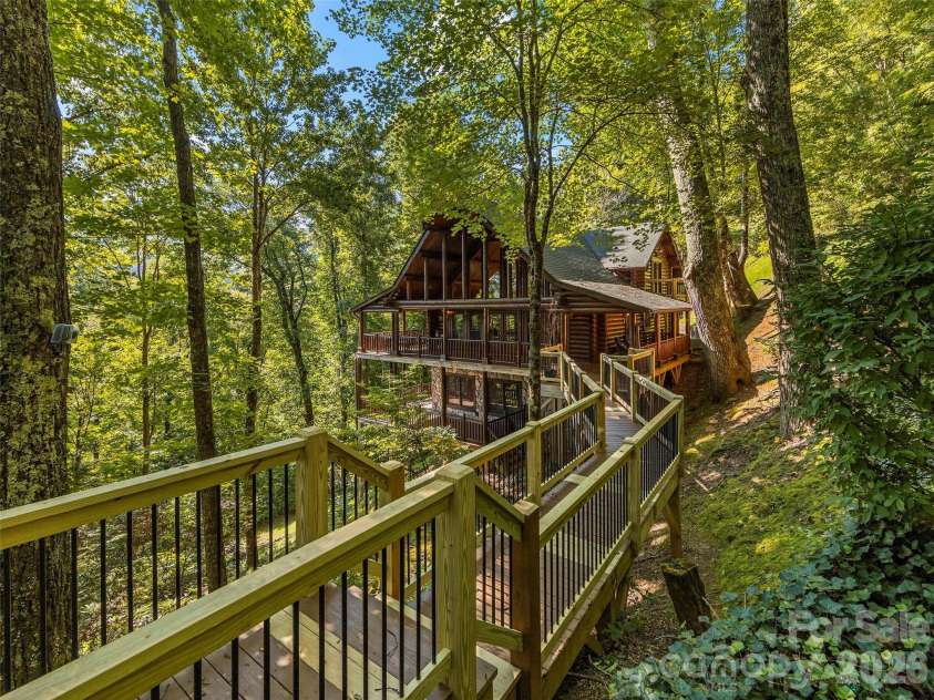 44 Kamama Trail, Maggie Valley, NC 28751.  MLS# CAR4428698, YatesRealty ID 53152. 
