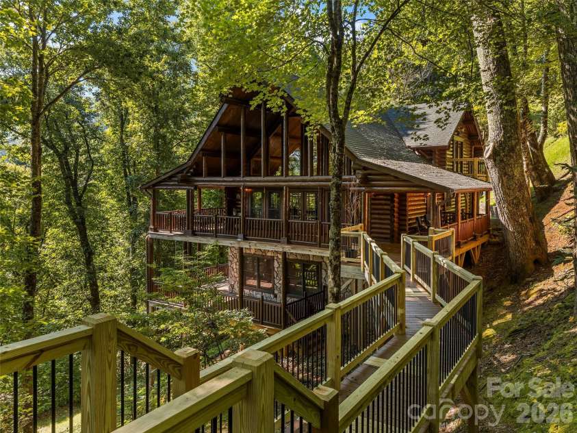 44 Kamama Trail, Maggie Valley, NC 28751.  MLS# CAR4428698, YatesRealty ID 53152. 