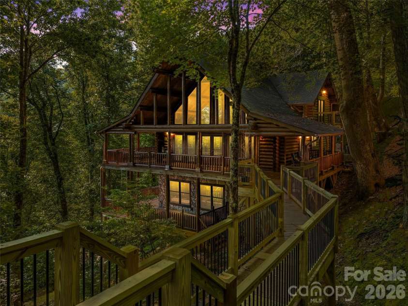44 Kamama Trail, Maggie Valley, NC 28751.  MLS# CAR4428698, YatesRealty ID 53152. 