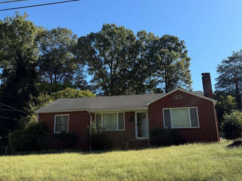 340 Nursery Lane, Statesville, NC 28677.  MLS# CAR4428638, YatesRealty ID 53154. 