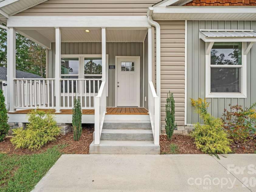 131 Bellamy Road, Asheville, NC 28806.  MLS# CAR4427438, YatesRealty ID 53155. 