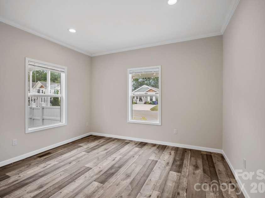 131 Bellamy Road, Asheville, NC 28806.  MLS# CAR4427438, YatesRealty ID 53155. 