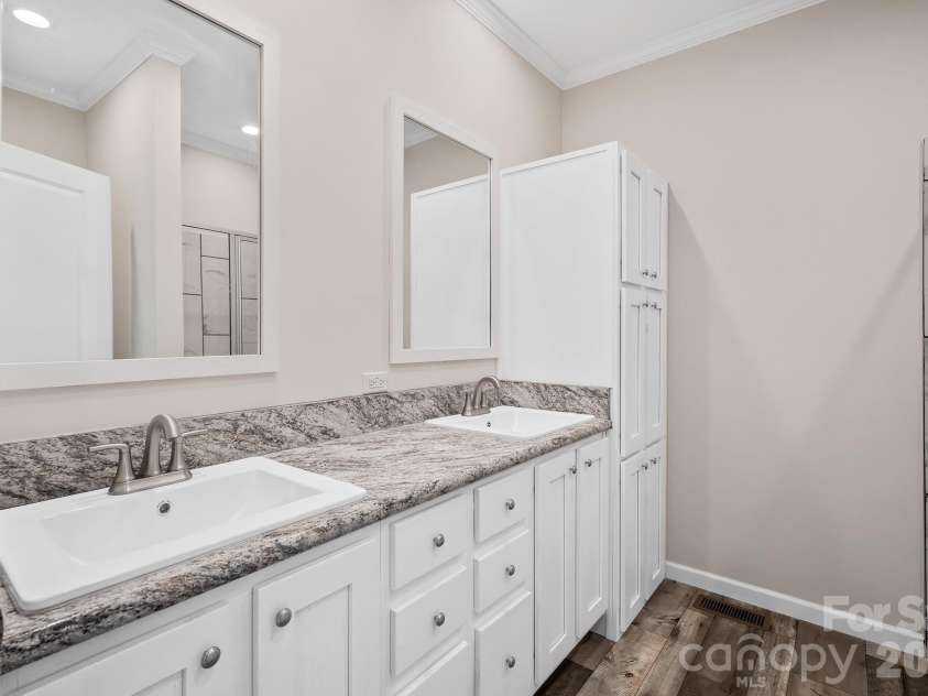 131 Bellamy Road, Asheville, NC 28806.  MLS# CAR4427438, YatesRealty ID 53155. 