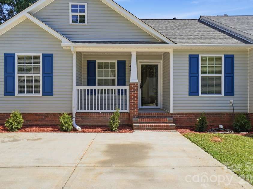 1378 Pampas Circle, Rock Hill, SC 29732.  MLS# CAR4428425, YatesRealty ID 53156. 