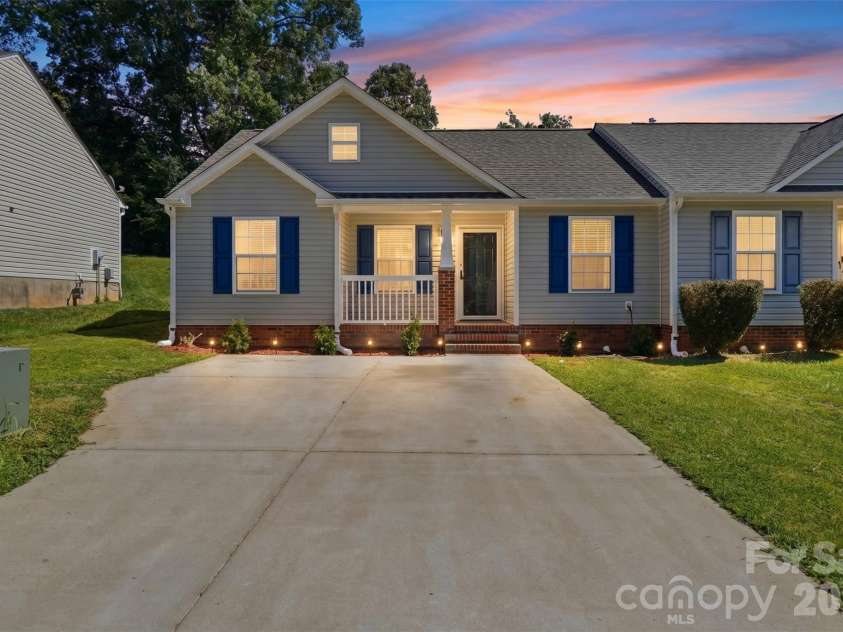 1378 Pampas Circle, Rock Hill, SC 29732.  MLS# CAR4428425, YatesRealty ID 53156. 