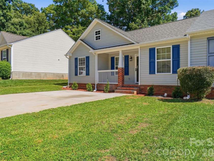 1378 Pampas Circle, Rock Hill, SC 29732.  MLS# CAR4428425, YatesRealty ID 53156. 