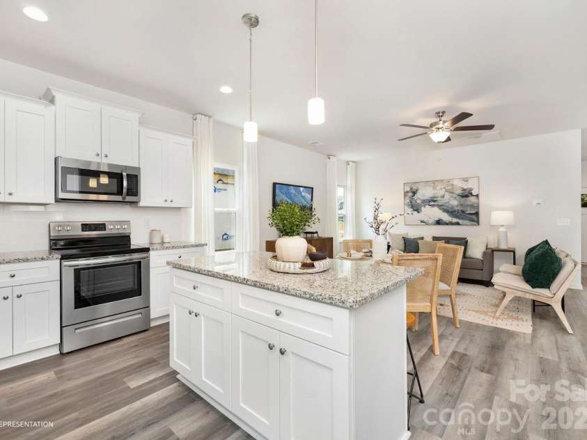 5721 Howard Street, Charlotte, NC 28269.  MLS# CAR4427133, YatesRealty ID 53159. Representation