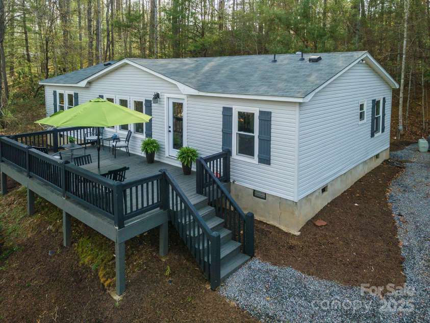55 Whitaker Circle, Fairview, NC 28730.  MLS# CAR4243670, YatesRealty ID 5316. 