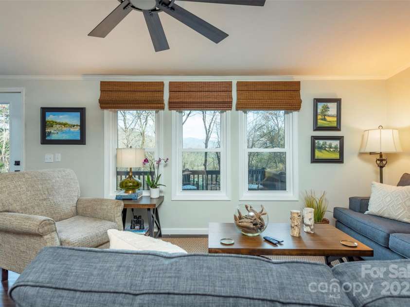 55 Whitaker Circle, Fairview, NC 28730.  MLS# CAR4243670, YatesRealty ID 5316. 