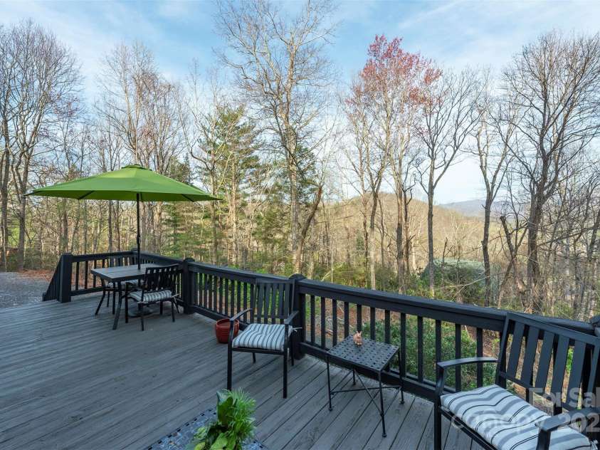 55 Whitaker Circle, Fairview, NC 28730.  MLS# CAR4243670, YatesRealty ID 5316. 