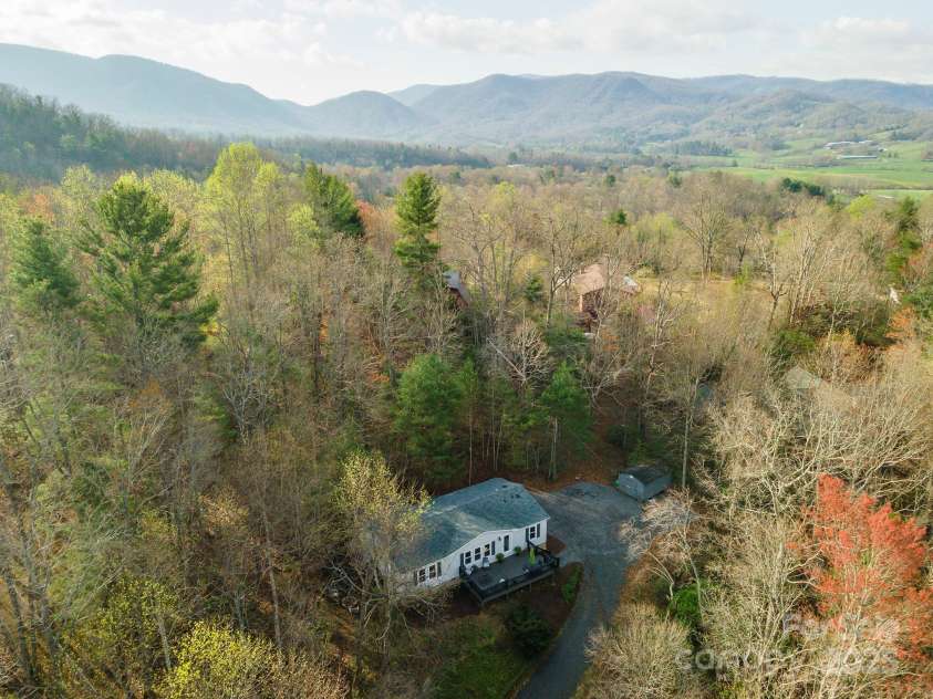 55 Whitaker Circle, Fairview, NC 28730.  MLS# CAR4243670, YatesRealty ID 5316. 