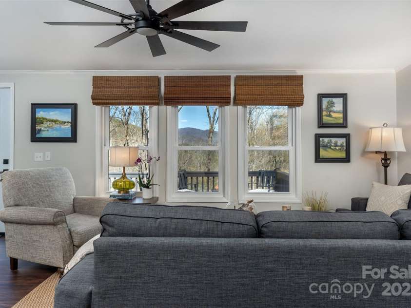 55 Whitaker Circle, Fairview, NC 28730.  MLS# CAR4243670, YatesRealty ID 5316. 