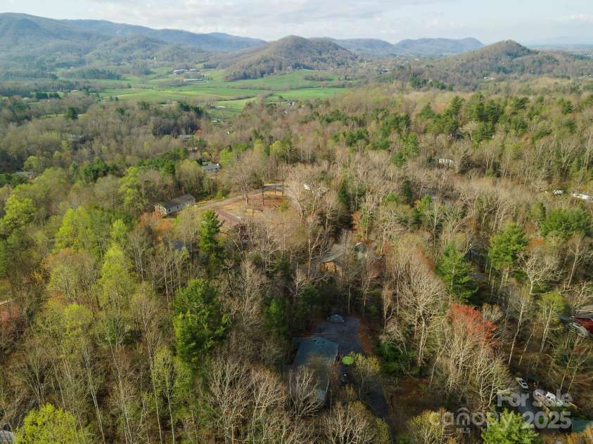 55 Whitaker Circle, Fairview, NC 28730.  MLS# CAR4243670, YatesRealty ID 5316. 