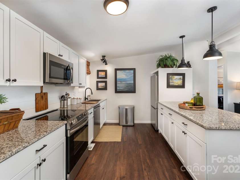 55 Whitaker Circle, Fairview, NC 28730.  MLS# CAR4243670, YatesRealty ID 5316. 