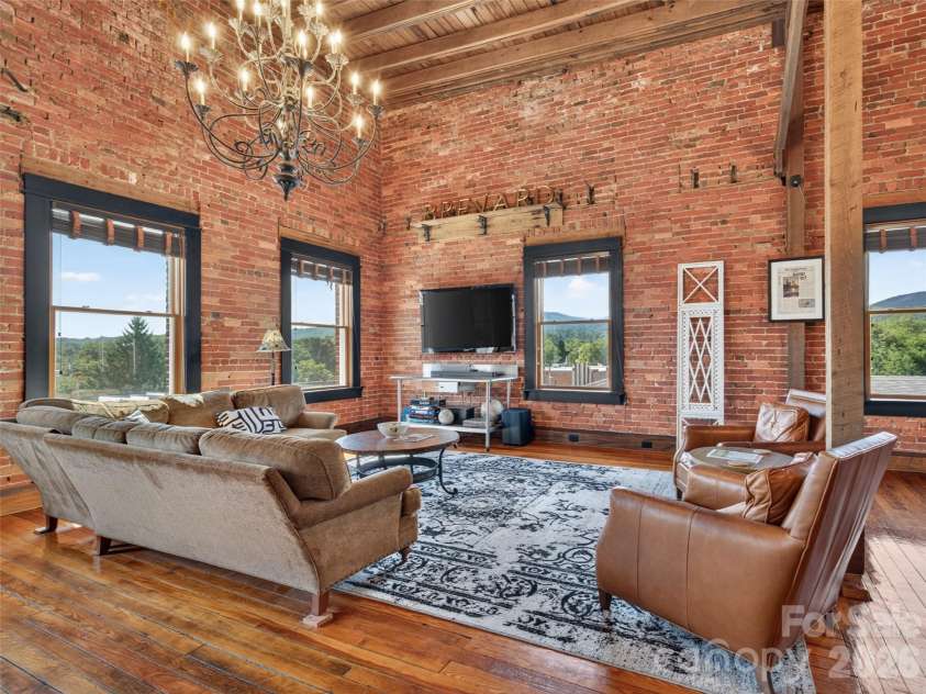 28 Main Street, Brevard, NC 28712.  MLS# CAR4422544, YatesRealty ID 53160. 
