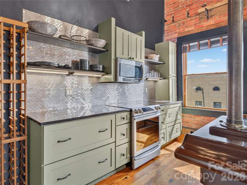 28 Main Street, Brevard, NC 28712.  MLS# CAR4422544, YatesRealty ID 53160. 