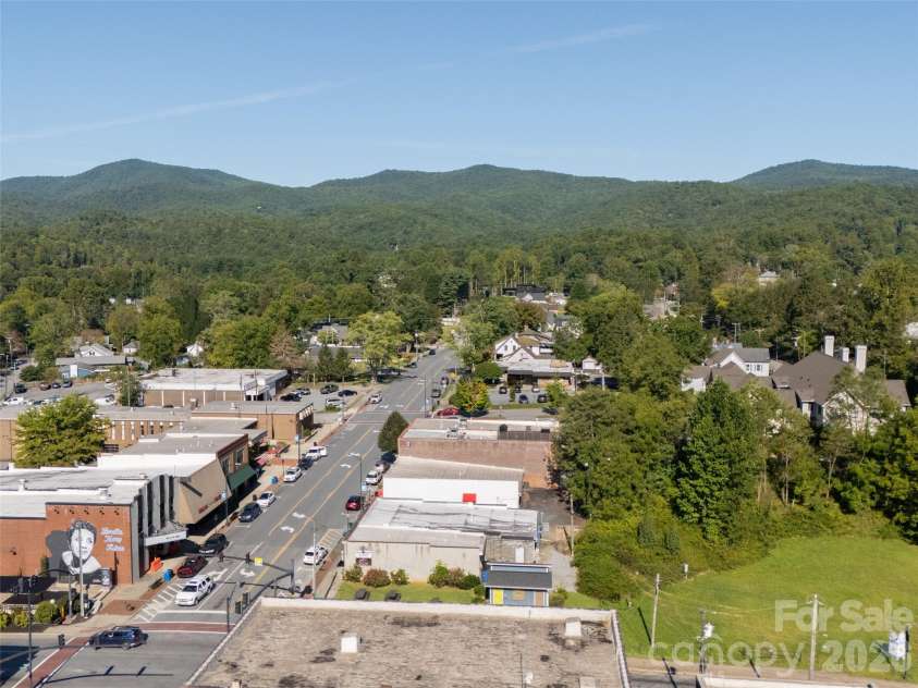 28 Main Street, Brevard, NC 28712.  MLS# CAR4422544, YatesRealty ID 53160. 