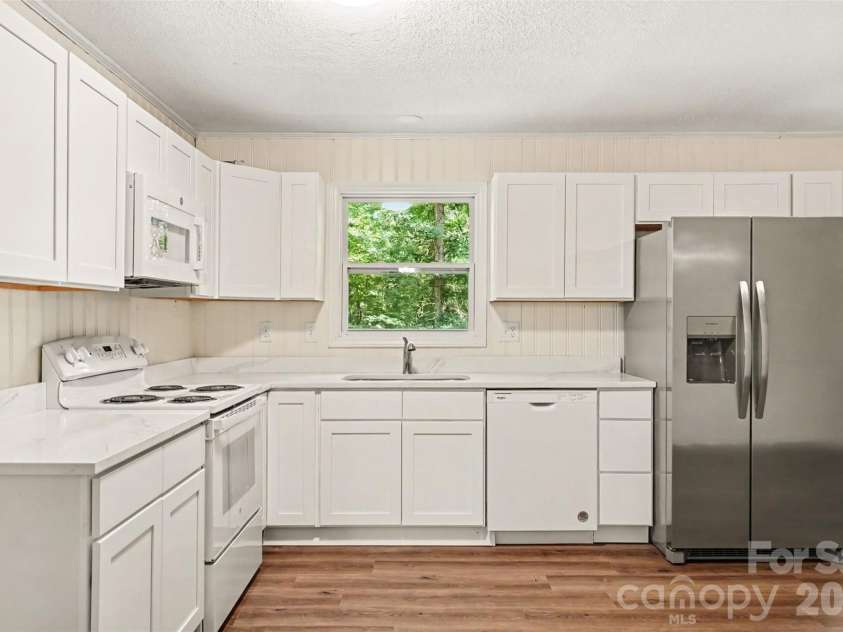 307 Florence Road, Statesville, NC 28625.  MLS# CAR4424887, YatesRealty ID 53165. 
