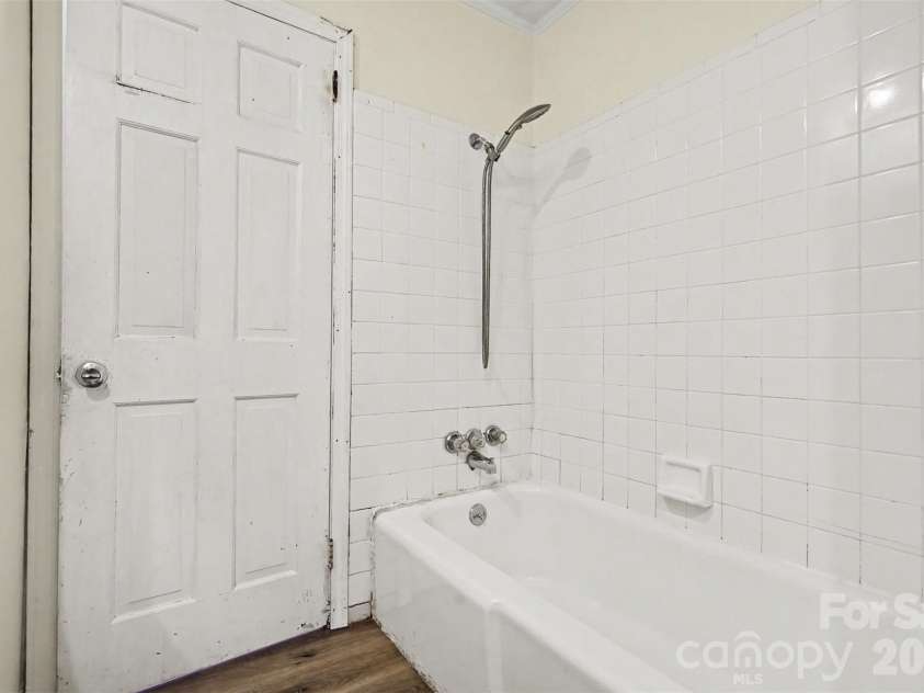 307 Florence Road, Statesville, NC 28625.  MLS# CAR4424887, YatesRealty ID 53165. 